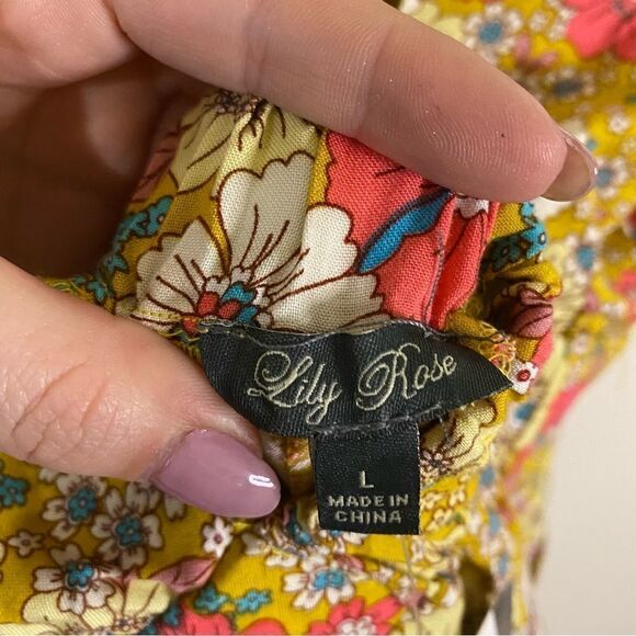 Lily Rose Short Sleeve Cross Back Romper - Picture 11 of 14